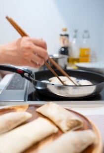 手工包饺子过程展示