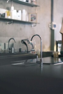 现代厨房水槽及水龙头