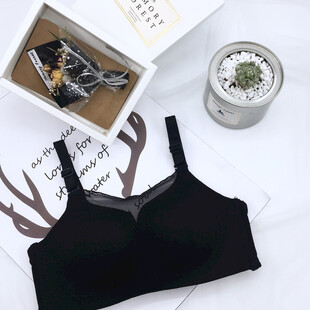 黑色女士内衣及周边物品