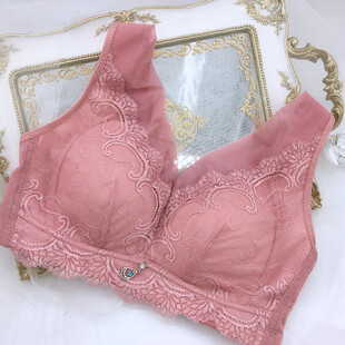 粉色蕾丝女士内衣展示