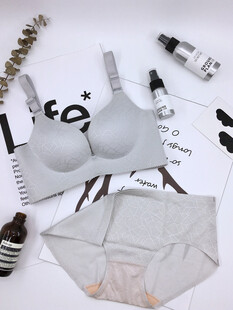 简约女士内衣及周边配饰