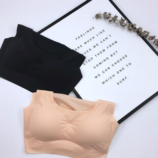 女士内衣套装展示