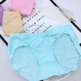 浅蓝色女士内裤展示