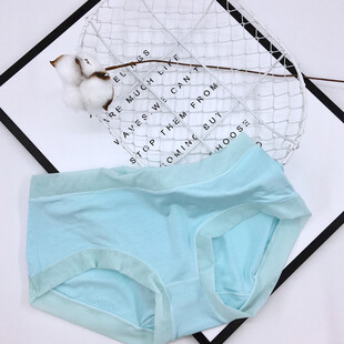 浅蓝色女士内裤展示
