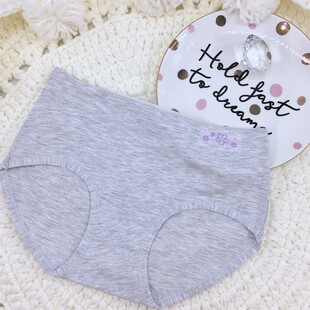 浅灰色女士内裤展示
