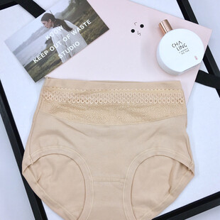 女士米色内裤及周边物品