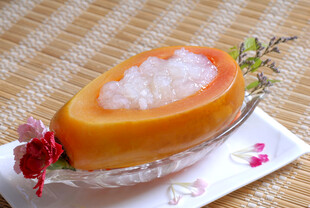木瓜炖雪蛤 滋补养颜佳品