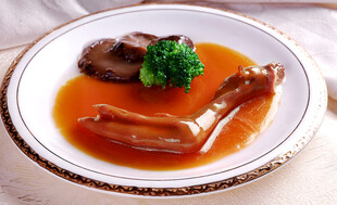 红烧鸭腿配时蔬