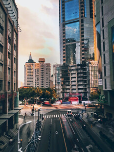 城市街道高楼景观