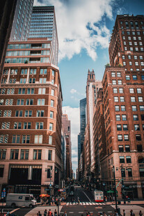 繁华都市中的高楼街景