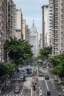 城市繁华街道景象