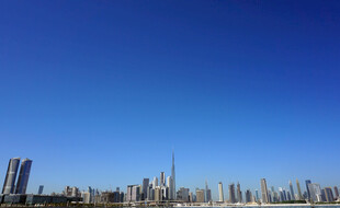 城市天际线蓝天高楼景观