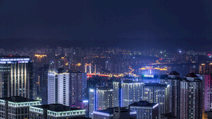 城市璀璨夜景俯瞰图