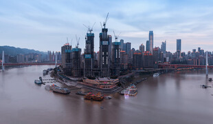 重庆城市江畔风光全景