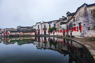 江南水乡古村落倒影美景