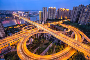 城市立交桥夜景璀璨