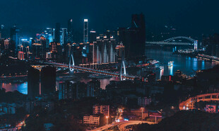城市璀璨夜景俯瞰图