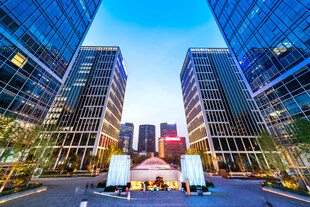 都市繁华商务建筑群景观
