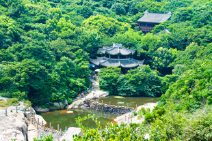 山林间的中式建筑景观