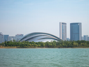 湖畔现代建筑景观