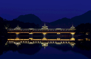 夜幕下的璀璨古桥景观