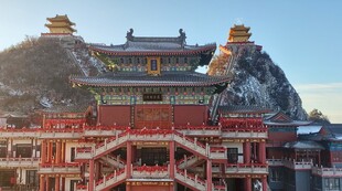 藏式风格寺庙建筑景观