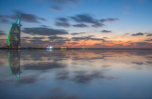 迪拜海滨美丽日落景观