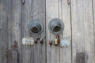 深圳观澜版画基地老式门锁