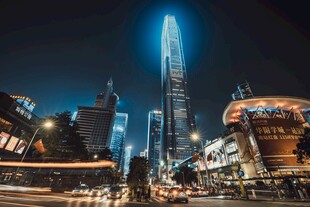 都市璀璨夜景摩天大楼林立