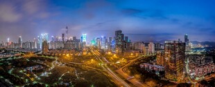 城市璀璨夜景俯瞰图