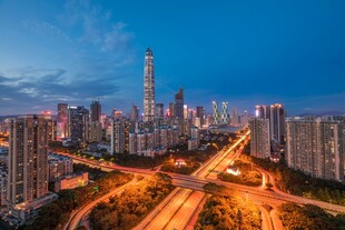 都市璀璨夜景与繁华交通