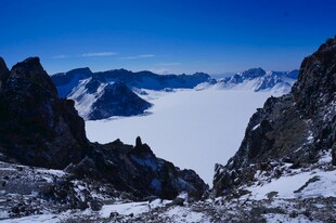 雪山壮丽景观