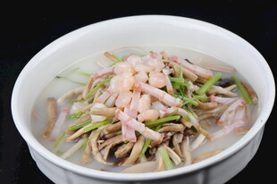 虾仁菌菇蔬菜汤