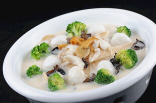 鱼丸肉皮大杂烩