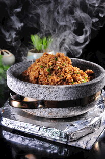 石锅炒饭