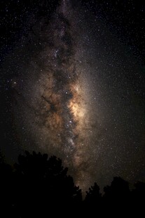 璀璨星空下的壮丽银河