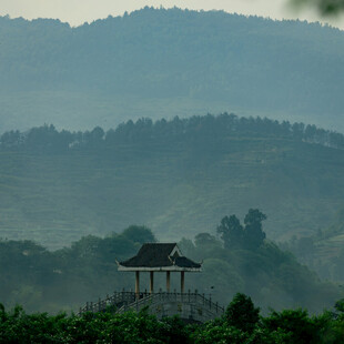 山间亭景