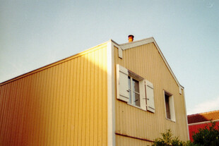 黄色小屋外观