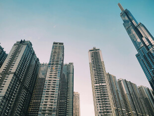 摩天大楼林立的城市天际线