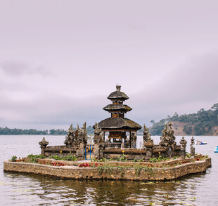 水上寺庙