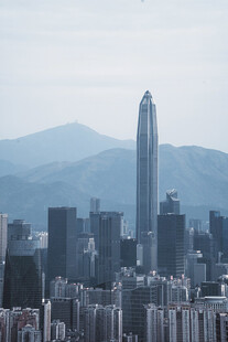 深圳都市天际线与远山
