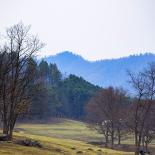 山间原野风光