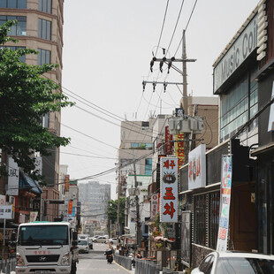 城市街道景象