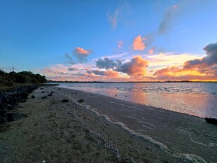 海边绝美日落沙滩风景