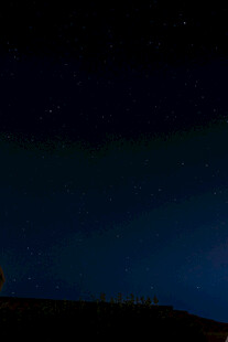 夜空下的静谧景象
