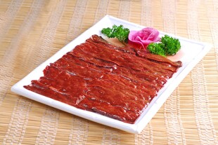 美味酱牛肉摆盘精致