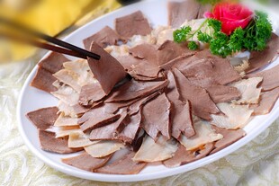 美味卤猪舌拼盘