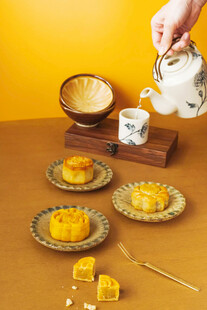 中秋月饼与茶饮雅致组合