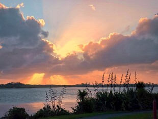 海边绝美日落景观  