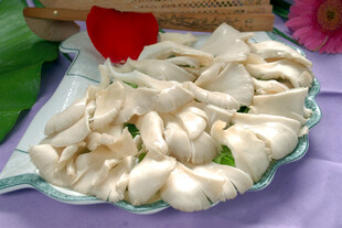 一盘美味白蘑菇
